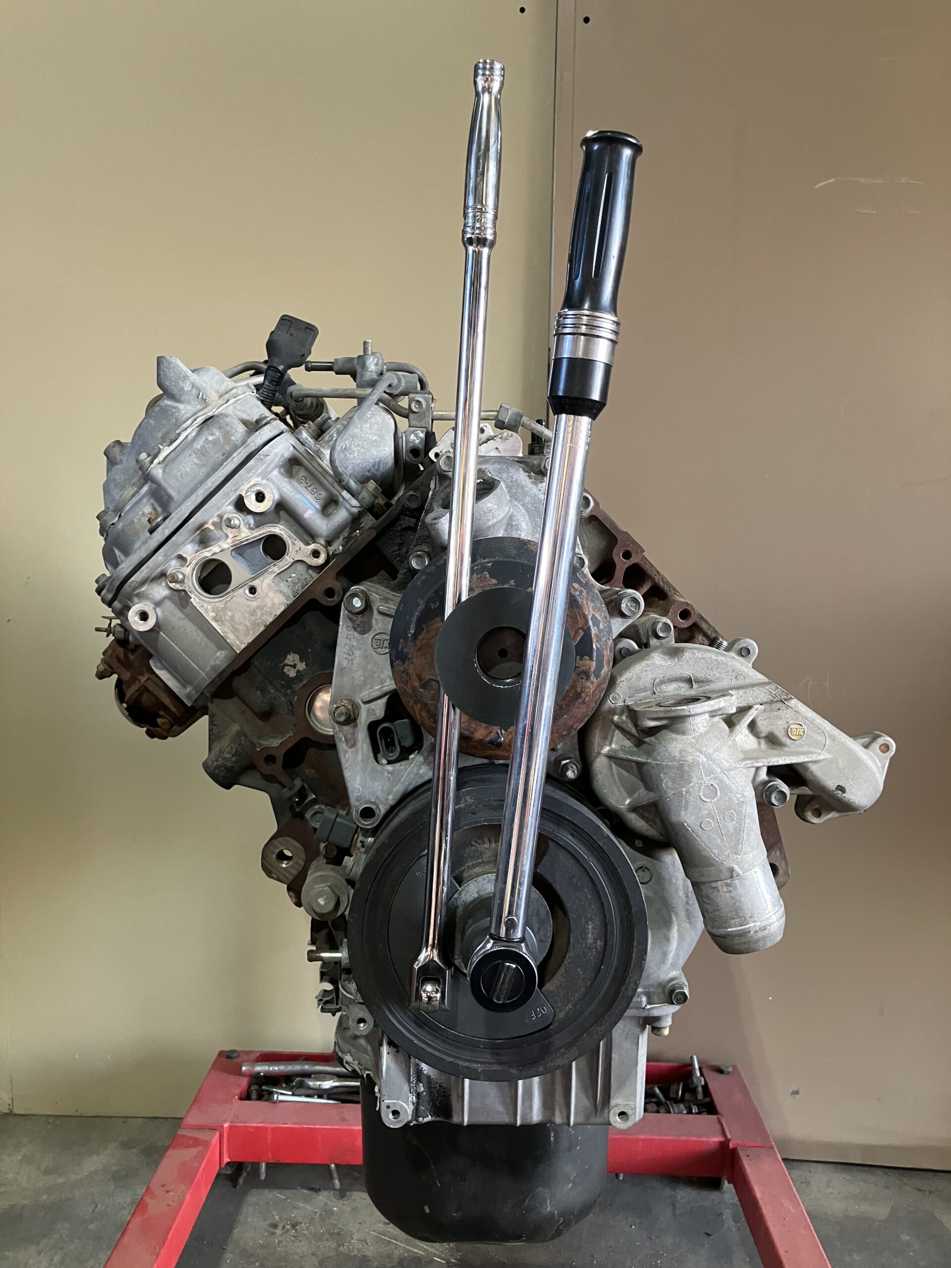 HBK-10 tool installed on a 6.6L Duramax engine